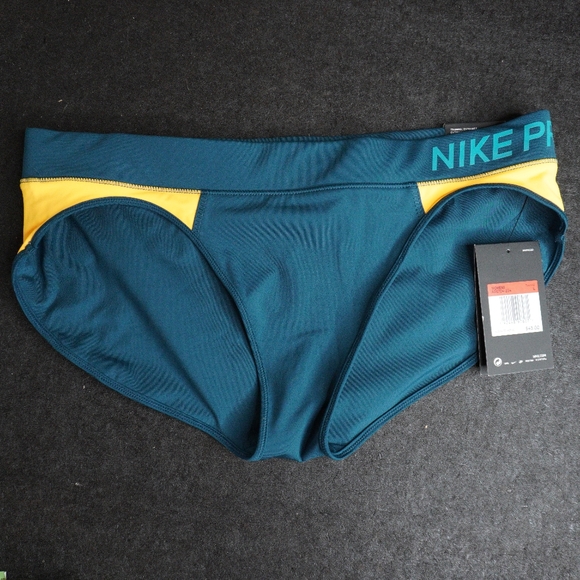 Nike Intimates & Sleepwear New W Tags Nike Pro Training Drifit